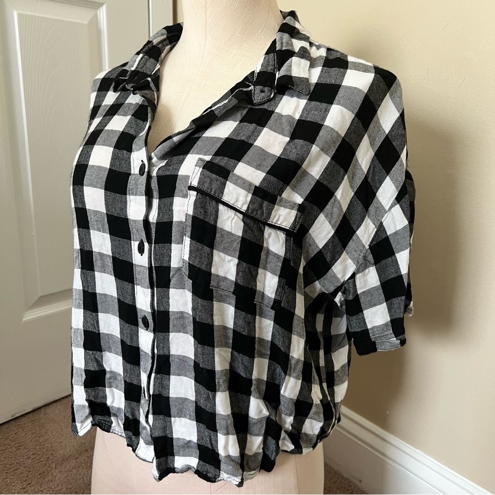Forever 21 button down plaid Crop Top